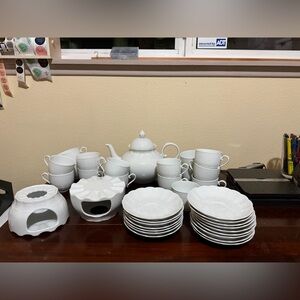 35 Piece Kaiser Romantica White Porcelain Tea Set - Teapot Cups Saucers & Warmer